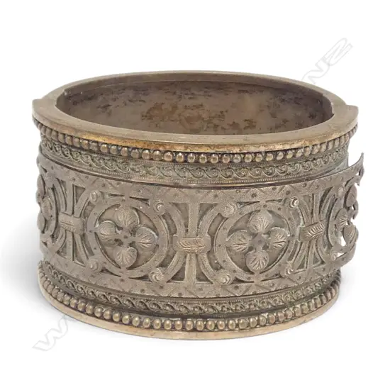 LOW GRADE ETHNIC SILVER HINGED BANGLE 71gms