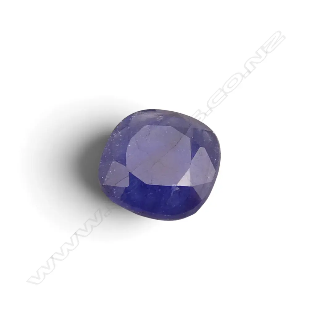 LOOSE CUSHION CUT SAPPHIRE, 3.5ct, treated Image 1++
