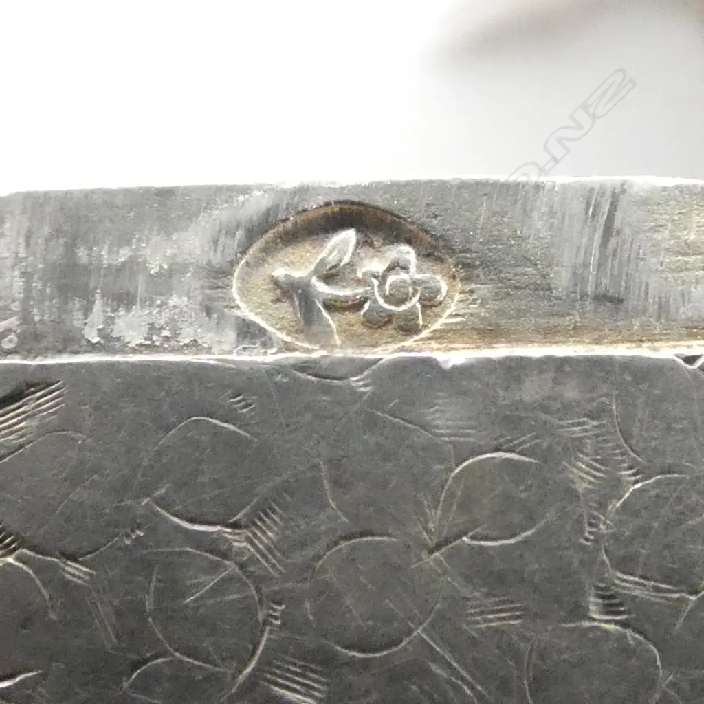 19thC STG SILVER VESTA CASE, BIRMINGHAM 1895, w. engraved 3 leaf pattern 11.9gms Image 1++