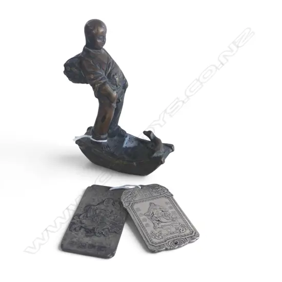 ORIENTAL BRASS FIGURINE + 2 CHINESE PLAQUES H.180mm