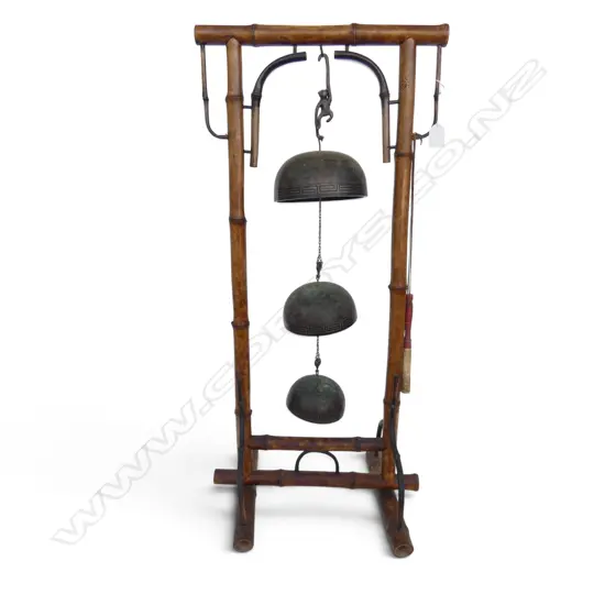 ORIENTAL 3 TIER GRADUATED BELL SET ON BAMBOO STAND H.840mm