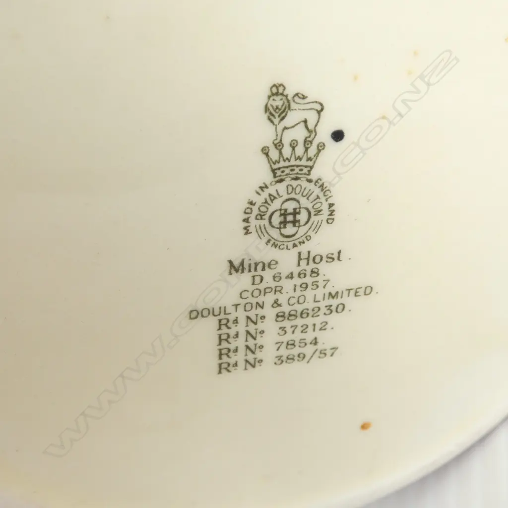2 LARGE SIZE RD CHARACTER JUGS THE LAWYER & MINE HOST H190MM Image 1++