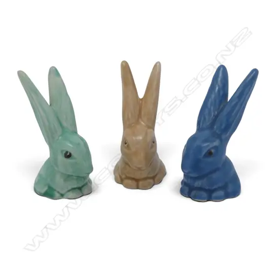 THREE SYLVAC SML RABBITS, H.70mm