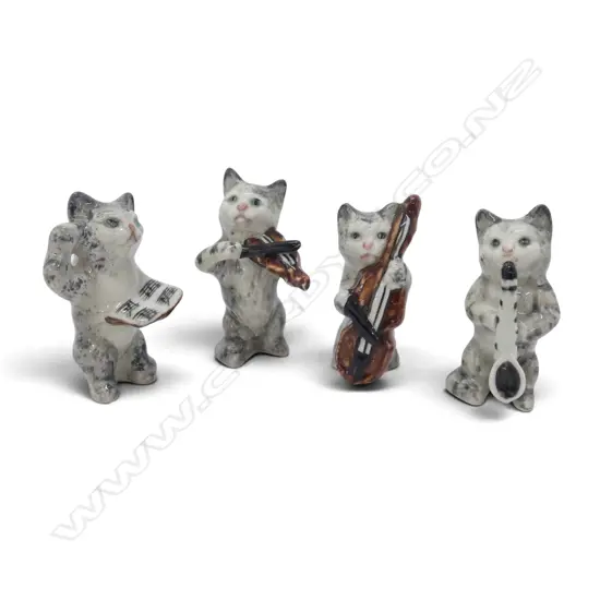 4 VINTAGE BESWICK ORCHESTRA CATS, H.50mm