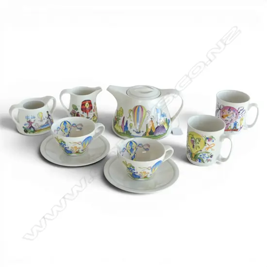 VILLEROY & BOCH 'LE BALLON' PART TEA SERVICE sugar missing lid, 2 c/s & 2 mugs
