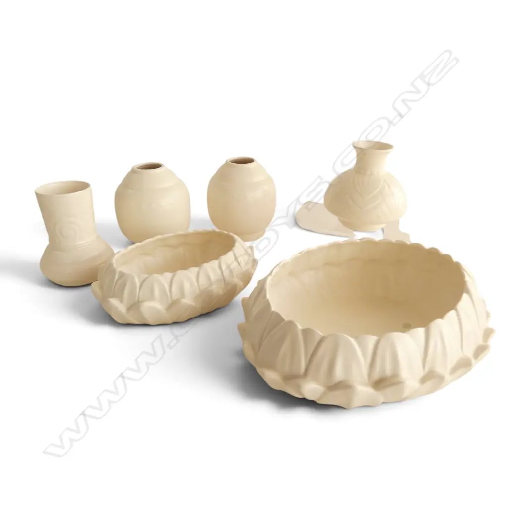 6 CREAM SPODE VELAMOUR VASES, Lrg rose bowl, 250x200mm Image 1++