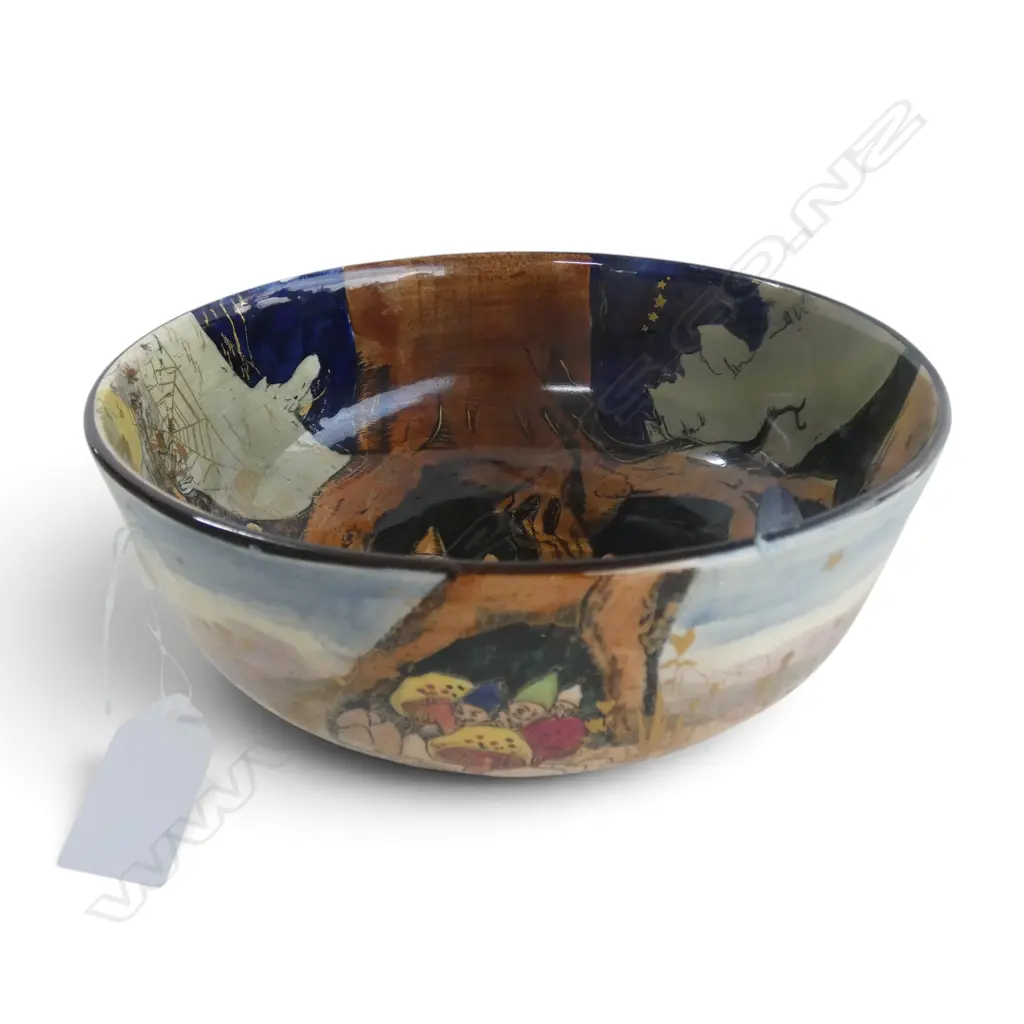 ROYAL DOULTON GNOMES FRUIT BOWL, RARE PATTERN INSIDE & OUT, H. 80 Dia.180mm, professional restoration to body Image 1++