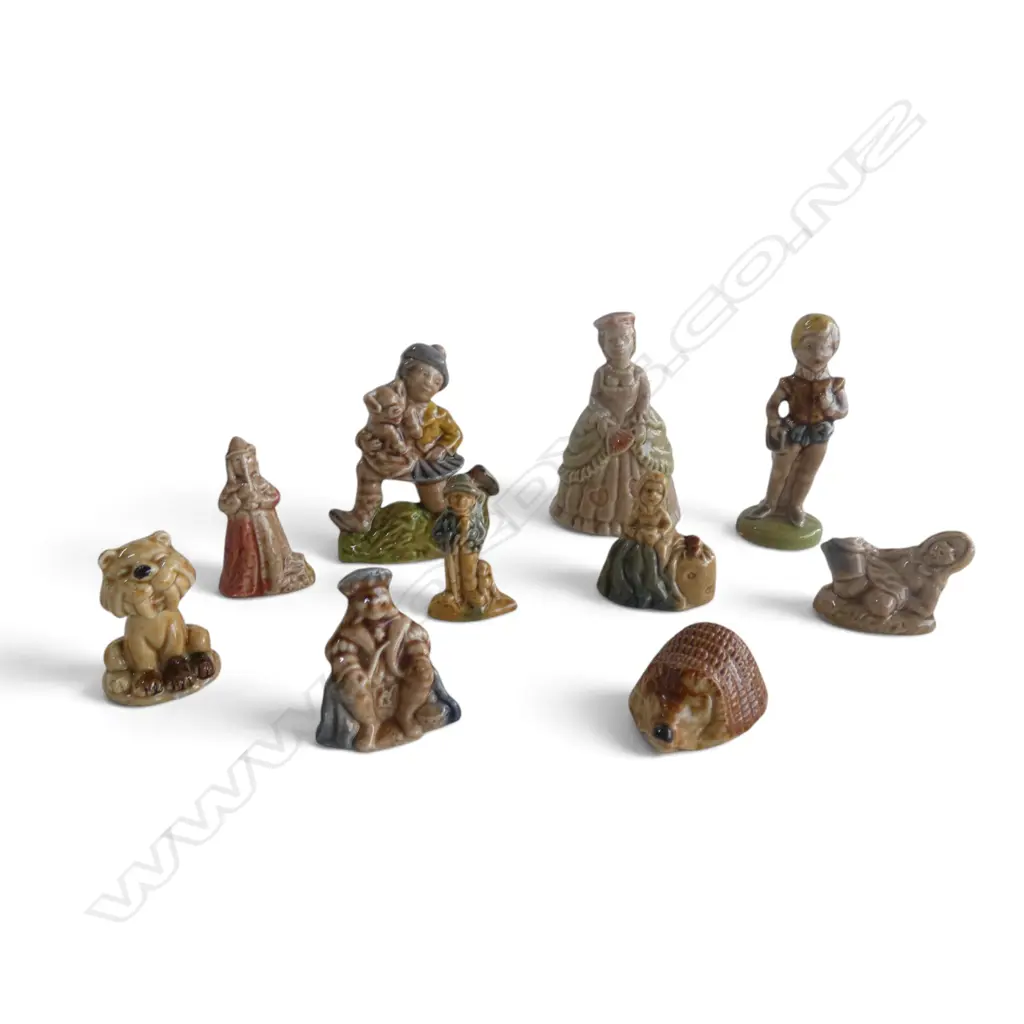 10 WADE WHIMSIES NURSERY RHYMES, TIGER & HEDGEHOG, H.40MM-75MM Image 1++