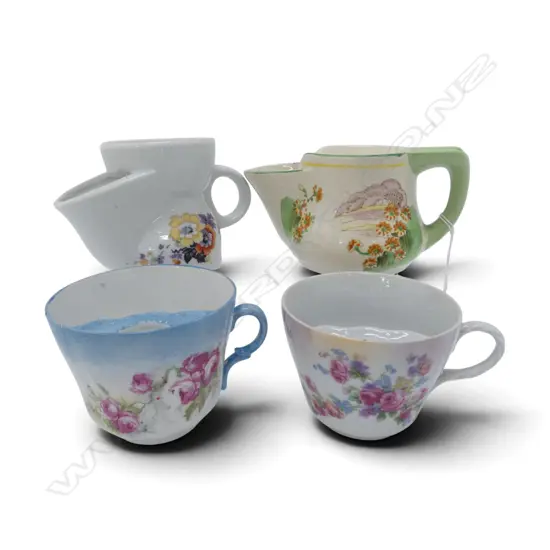 2 SHAVING MUGS + 2 MUSTACHE MUGS 