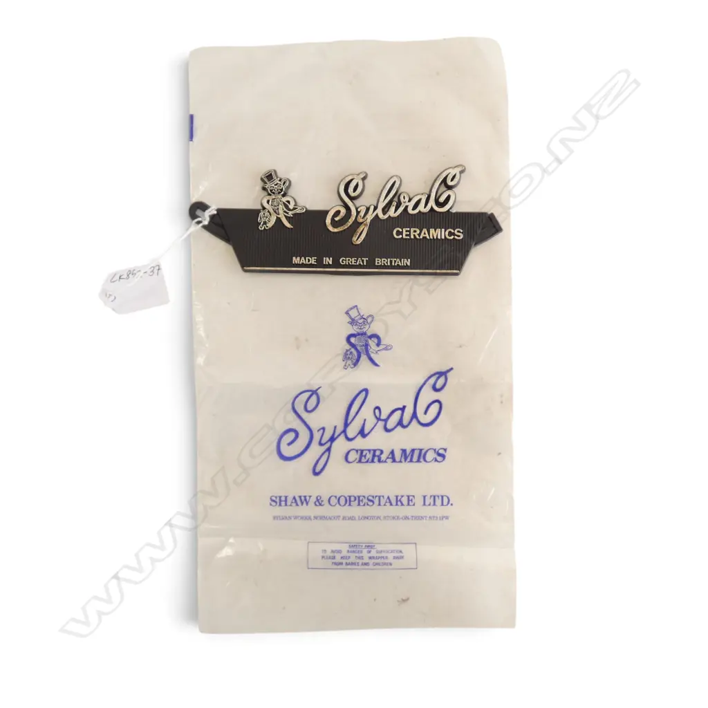 SYLVAC CERAMICS DISPLAY BADGE Image 1++