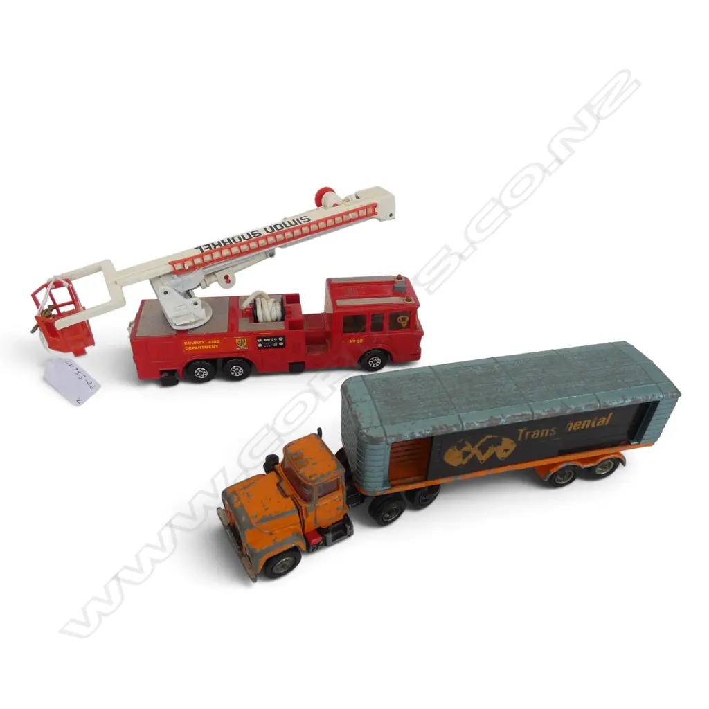 VINTAGE CORGI FREIGHT TRUCK + MATCHBOX SNORKEL FIRE ENGINE Image 1++