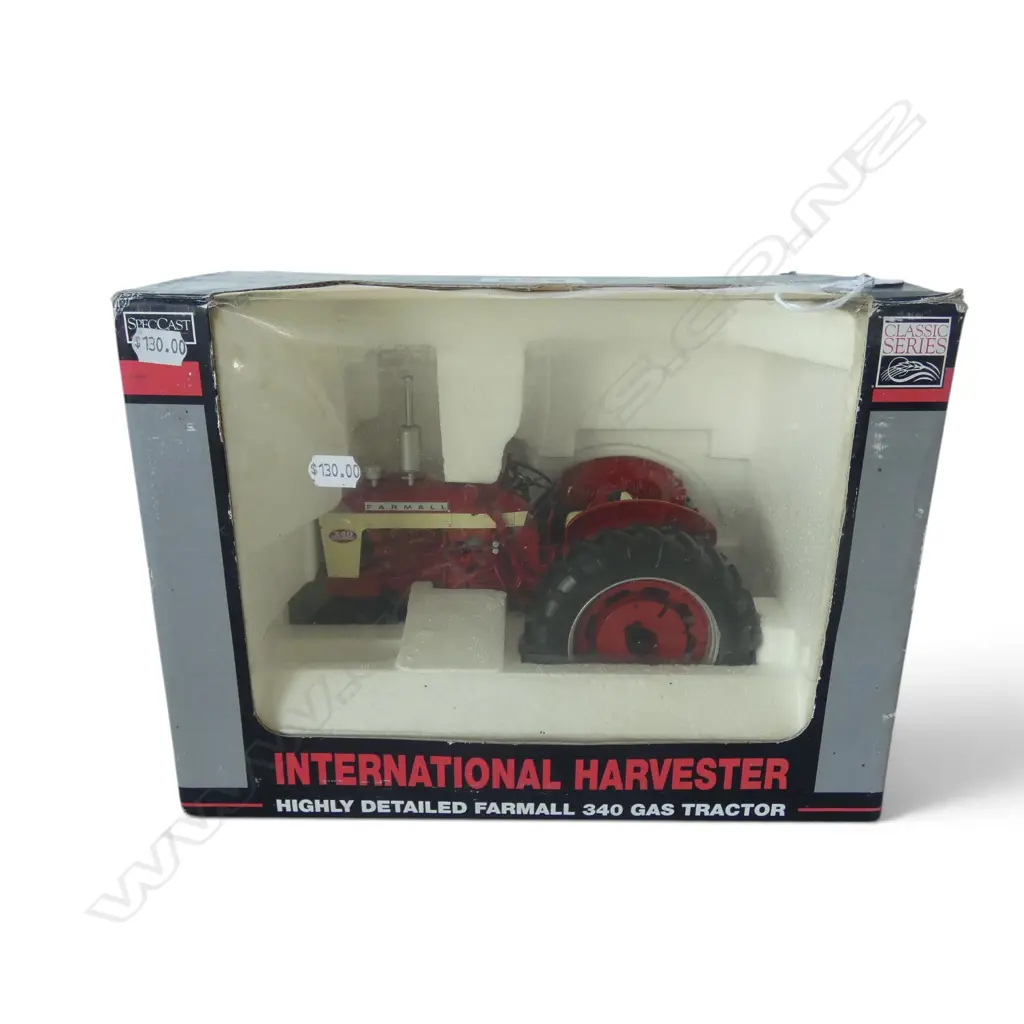 2 MODEL TRACTORS; INTERNATIONAL HYDRO 84 & DAVID BROWN CROPMASTER  Image 1++