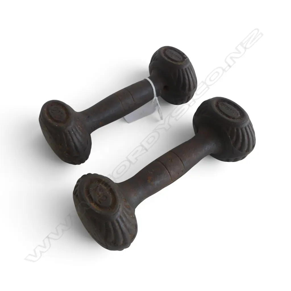 PR VICTORIAN A&K SONS 2LB CAST IRON DUMBBELLS RD NO. 19150, L.140MM Image 1++