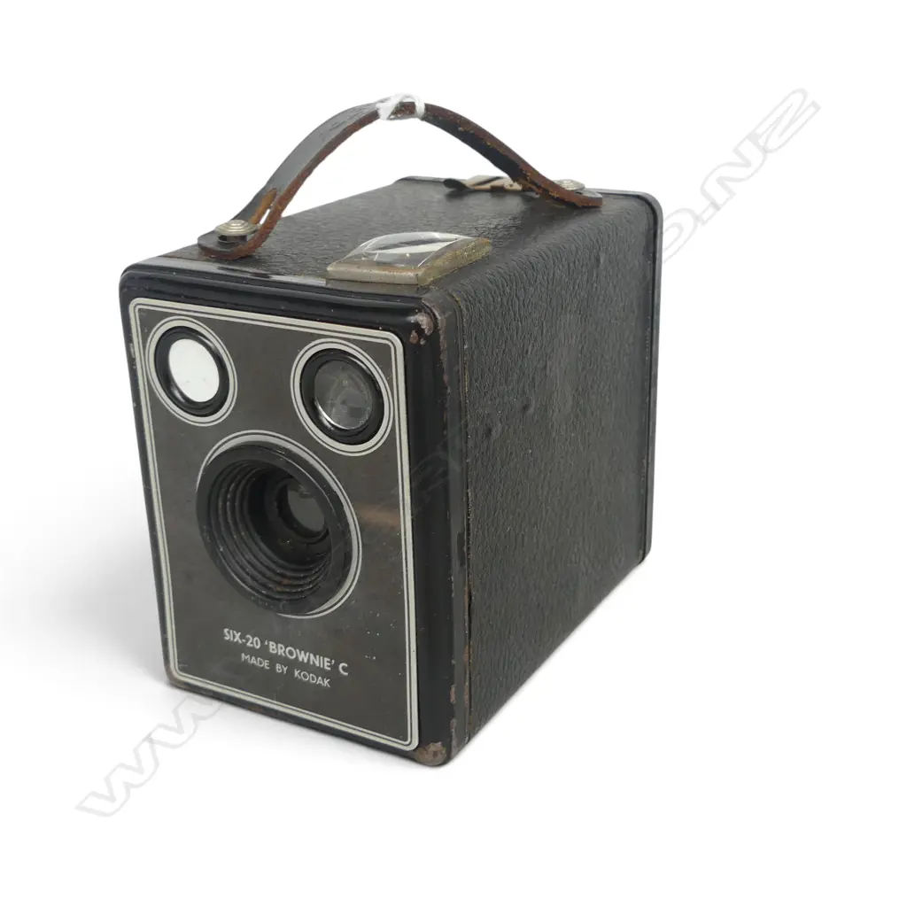VINTAGE KODAK SIX-20 'BROWNIE' CAMERA  Image 1++