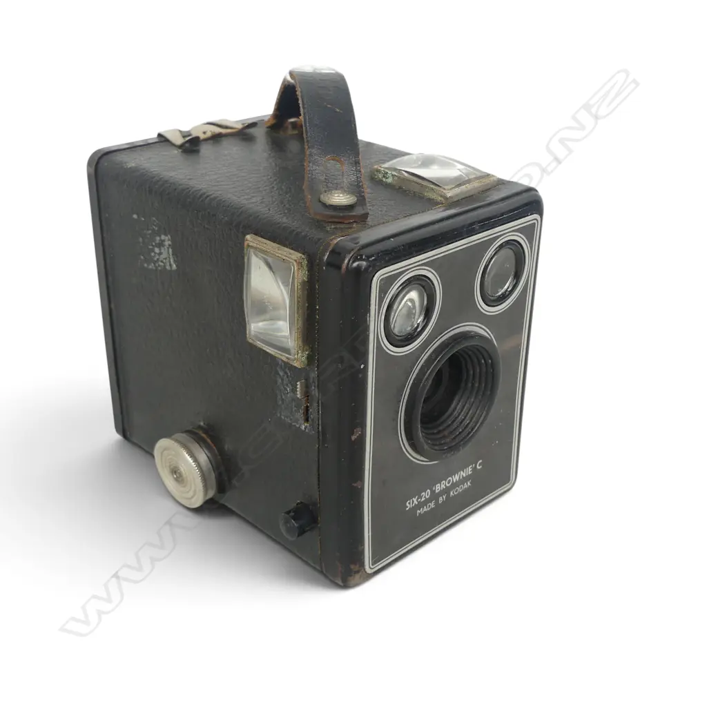 VINTAGE KODAK SIX-20 'BROWNIE' CAMERA  Image 1++