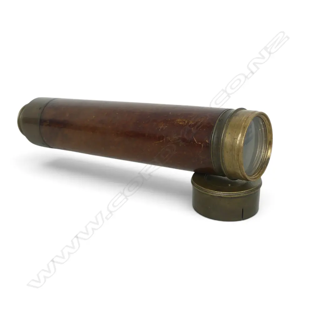 ANTIQUE Harris & Sons 3 DRAW BRASS & LEATHER TELESCOPE engraved 'The British Museum London' L.250/630mm Image 1++