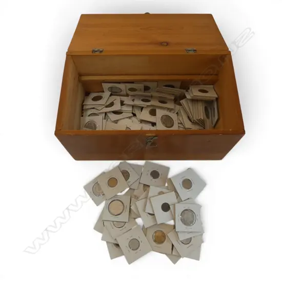 COLLECTION OF WORLD COINS IN VINTAGE BOX W.310mm