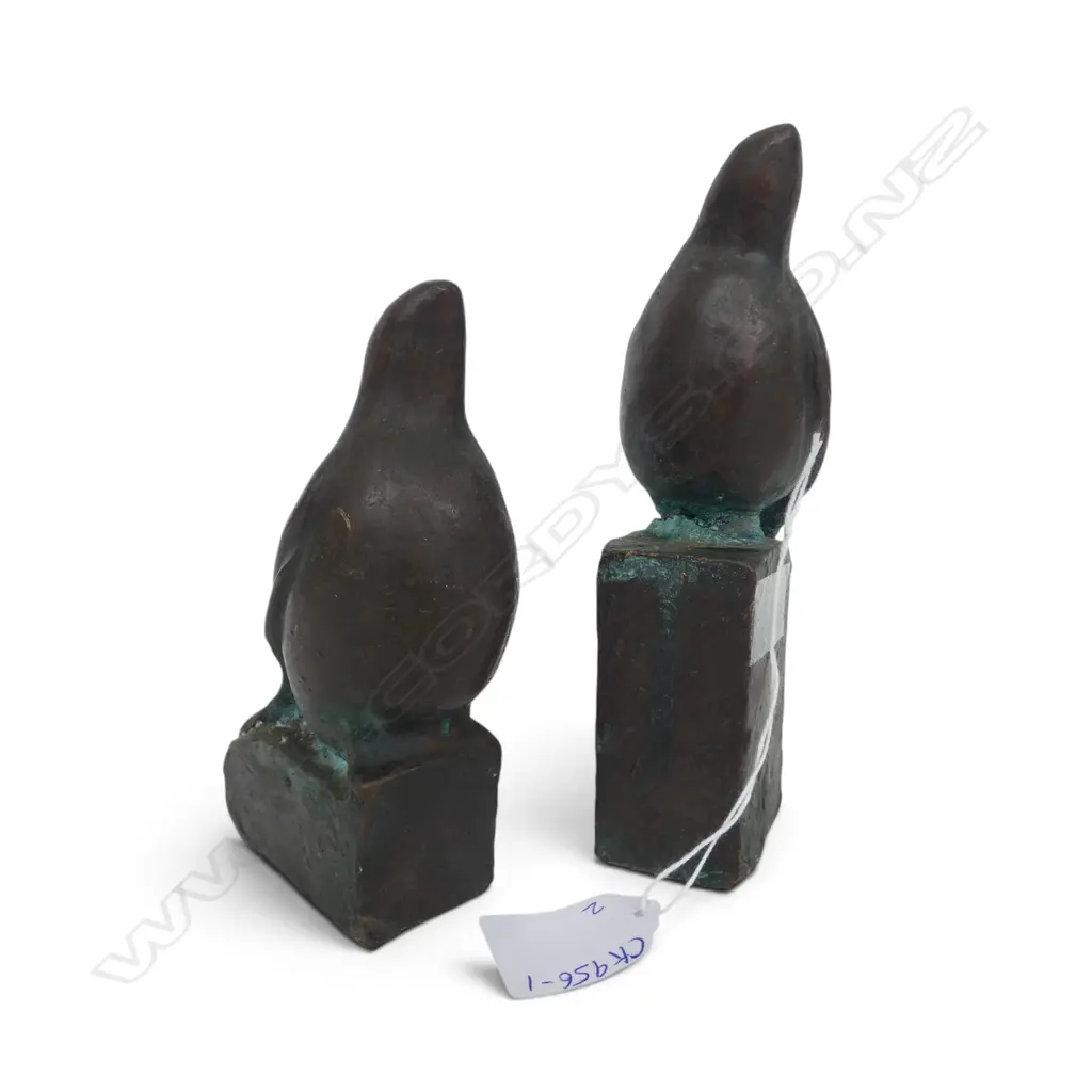 JOAN DANIEL, 2 CAST BRONZE BIRD ORNAMENTS, H.165mm Image 1++