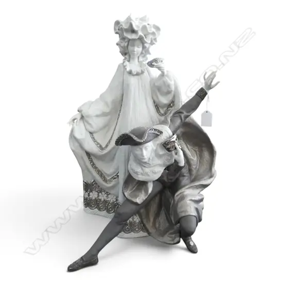 LLADRO 'VENETIAN CARNIVAL (RE-DECO)' FIGURINE w. box H.520mm