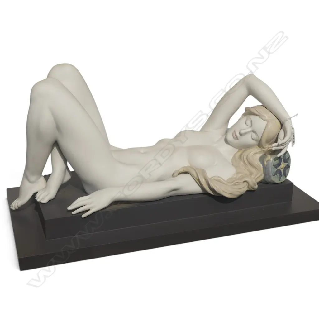 LG LALDRO 'REPOSE' FIGURINE w. box L.590mm Image 1++