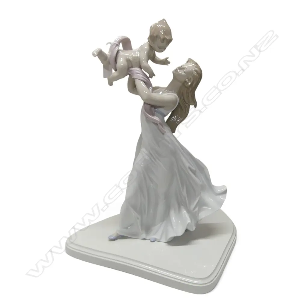 LLADRO 'MY LITTLE SWEETE' FIGURINE w. box H.460mm Image 1++