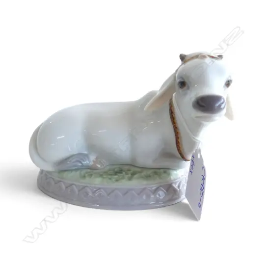 LLADRO 'SACRED COW' ORNAMENT w. box W.140mm