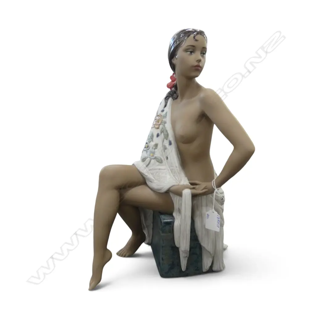 LLADRO 'NUDE WITH SHAWL' FIGURINE w. box H.440mm Image 1++
