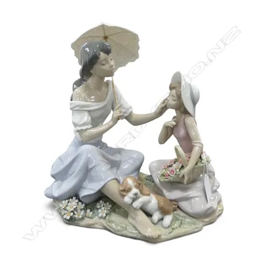 LLADRO 'AS PRETTY AS A FLOWER' faults to petals, w. box H.240mm