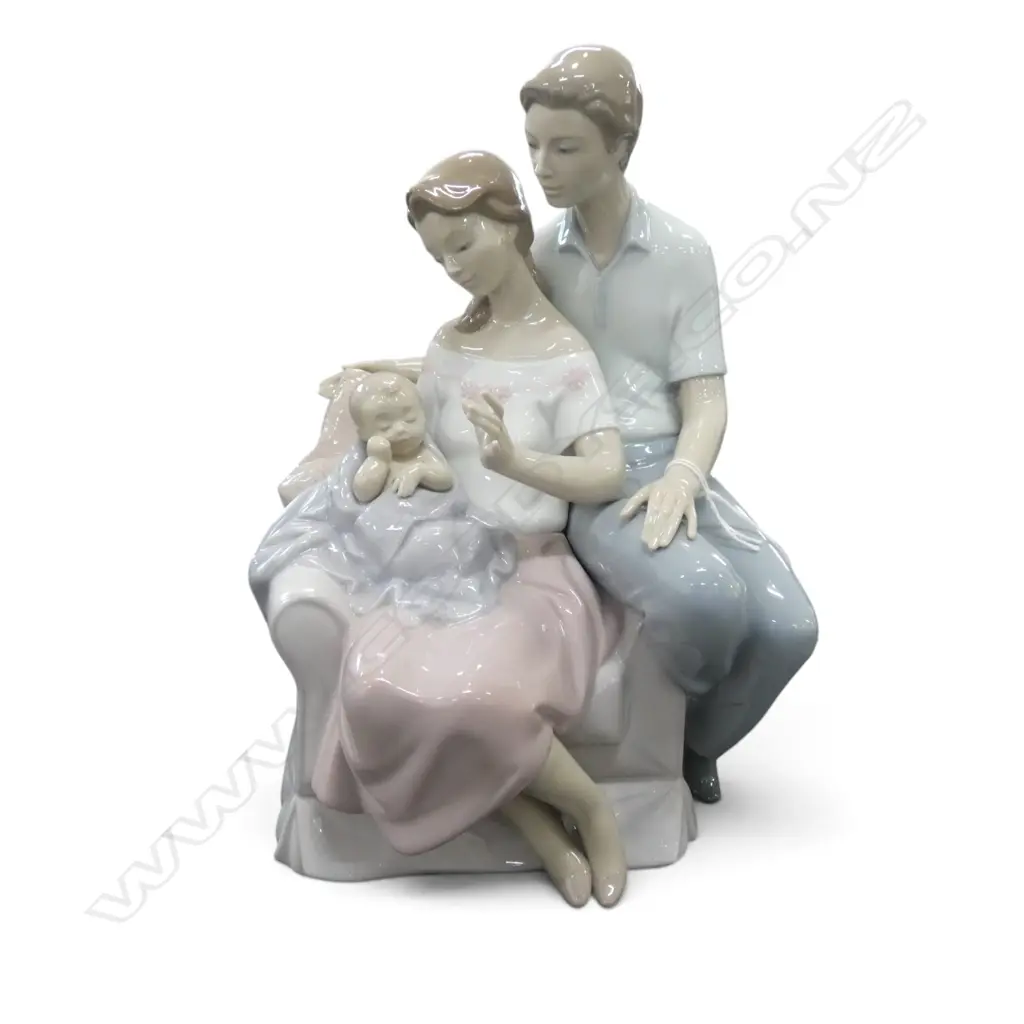 LLADRO 'A CIRCLE OF LOVE' FIGURINE w. box H.250mm Image 1++