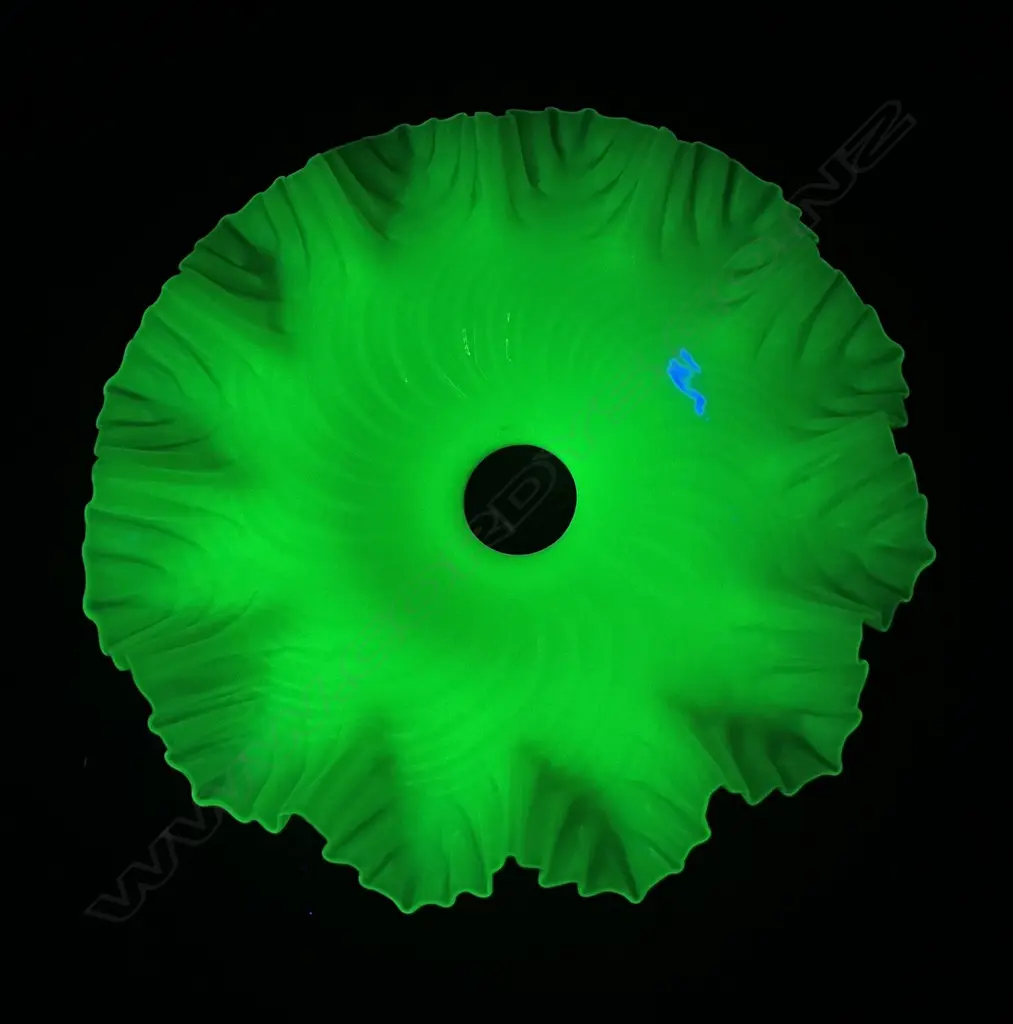 EURANIUM GLASS LIGHT SHADE 270mm dia Image 1++