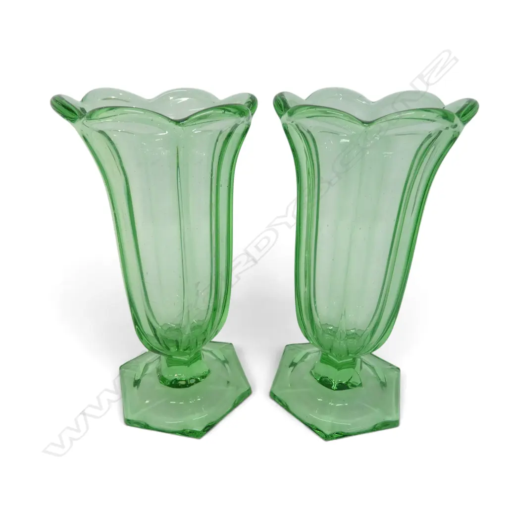 PR GREEN DEPRESSION GLASS VASES H.205mm Image 1++