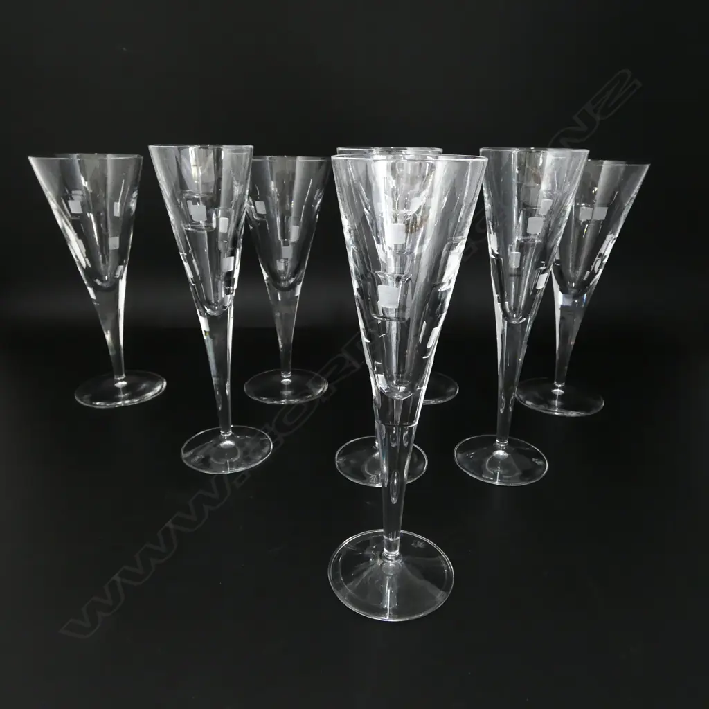 ROYAL DOULTON CRYSTAL ‘METRO’ 4 CHAMPAGNE FLUTES & 4 LG WINE GLASSES, 160ML 260MLS H.215MM H.225MM Image 1++