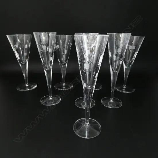 ROYAL DOULTON CRYSTAL ‘METRO’ 4 CHAMPAGNE FLUTES & 4 LG WINE GLASSES, 160ML 260MLS H.215MM H.225MM