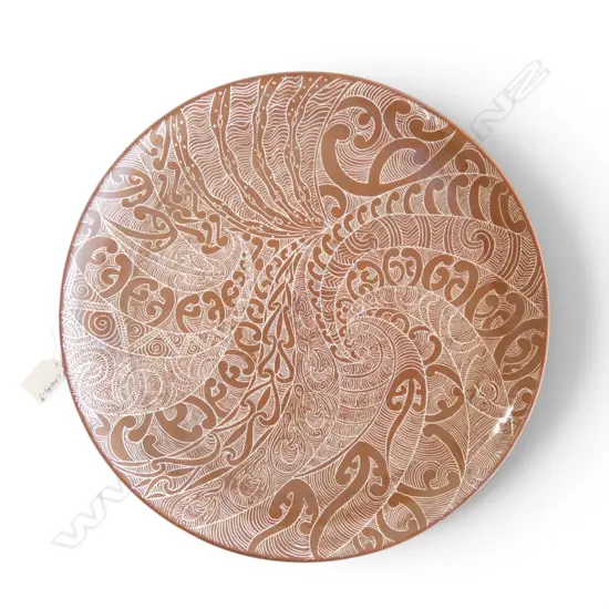 SANG SOOL SHIM WIDE TERRACOTTA DISH w SGRAFFITO KORU DESIGN, Dia.360mm