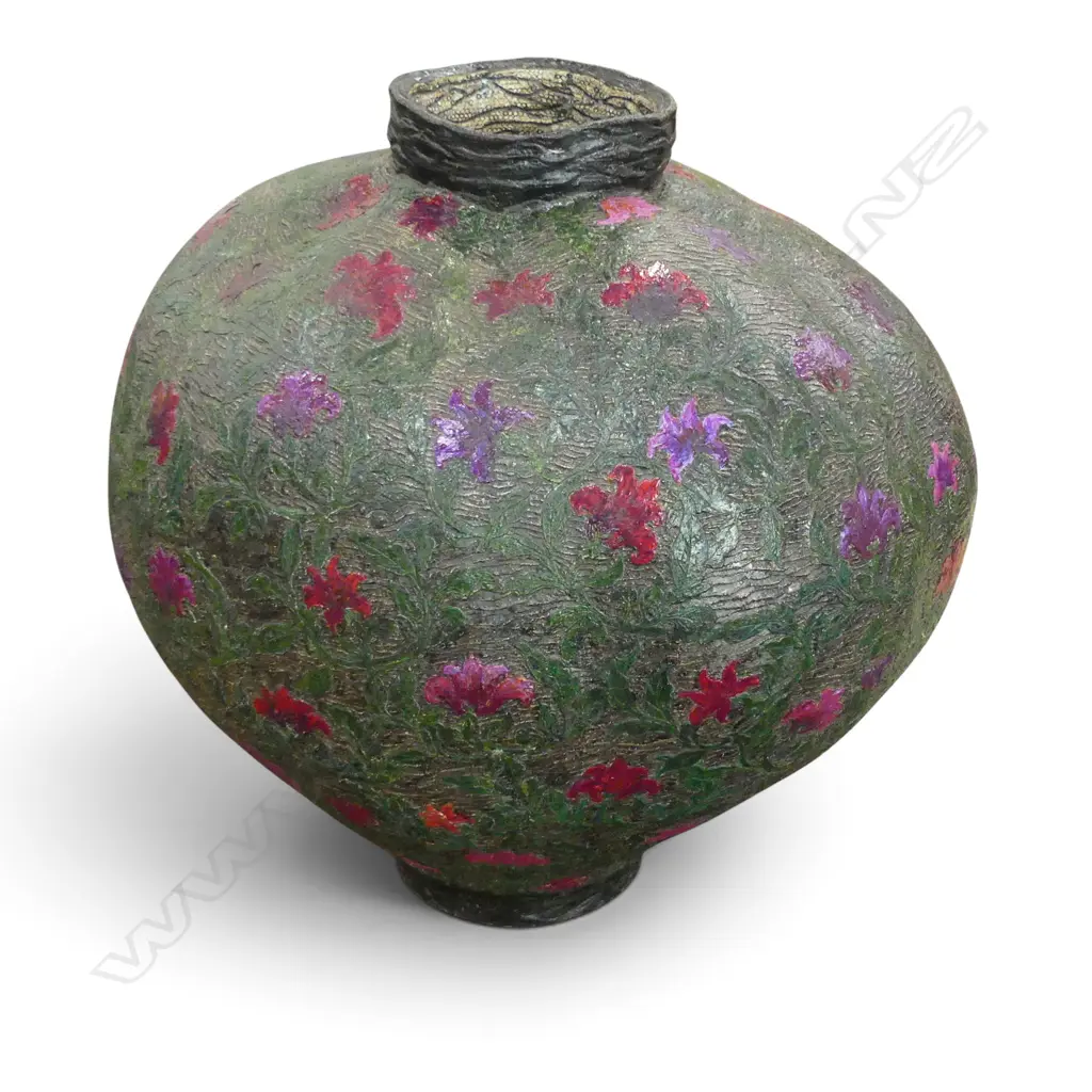 V LRG KEUM SUN LEE LOBED TERRACOTTA FLOOR POT, H.560mm Image 1++