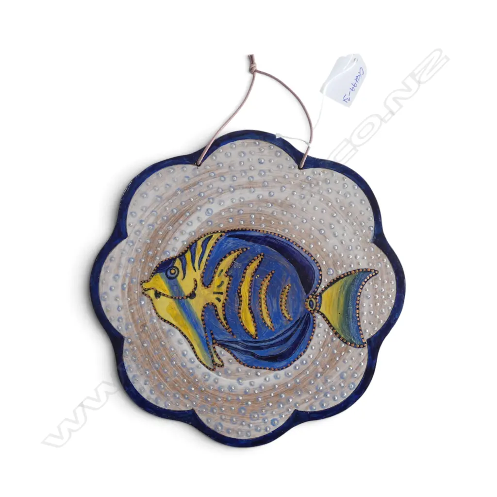 KEUM SUN LEE TERRACOTTA FISH WALL HANGING, Dia.220mm Image 1++