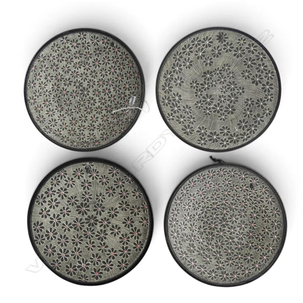 4 KEUM SUN LEE DAISY MOTIF WALL HANGING PLATES, Dia.220mm Image 1++