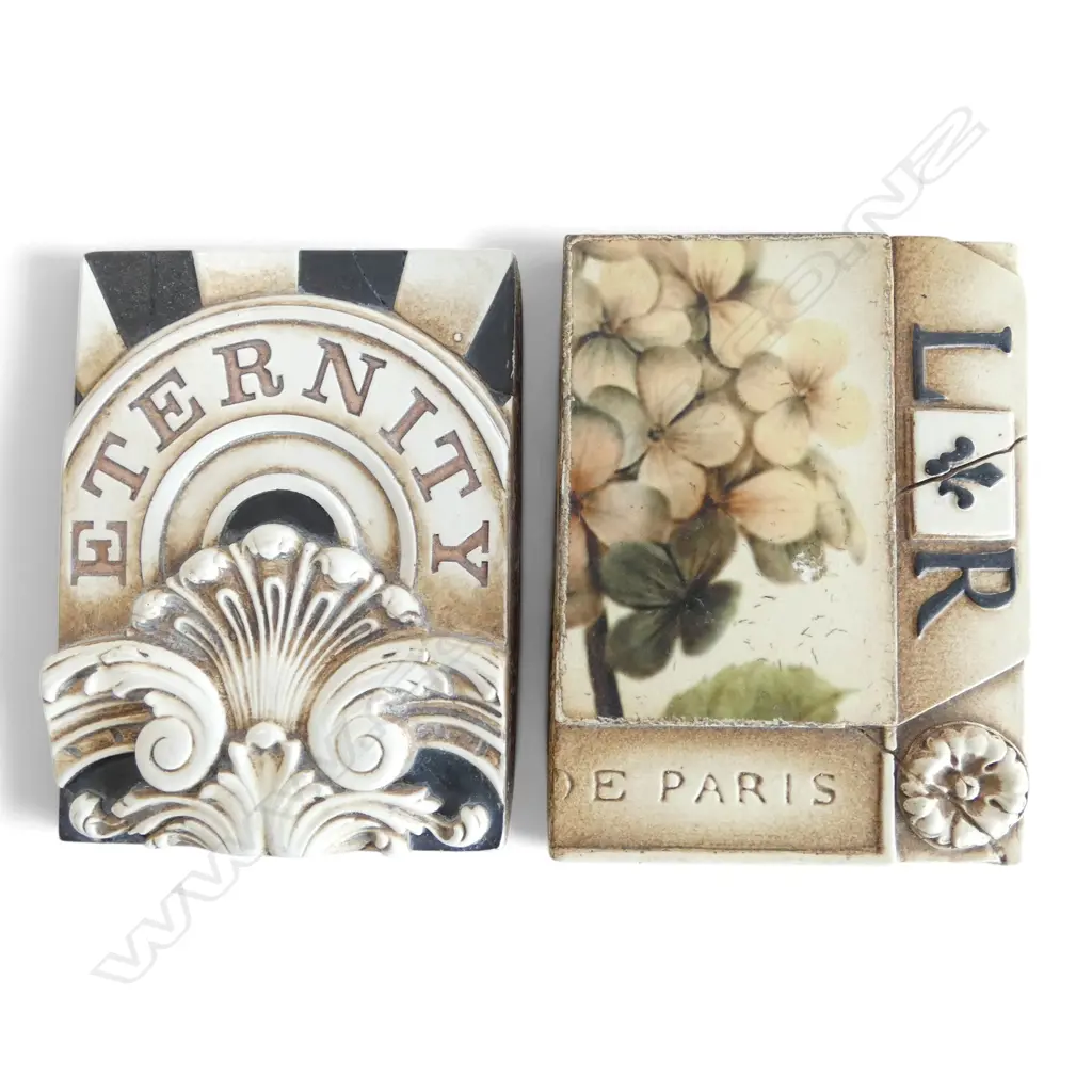 2 DECORATIVE TILES 155x210x40mm Image 1++