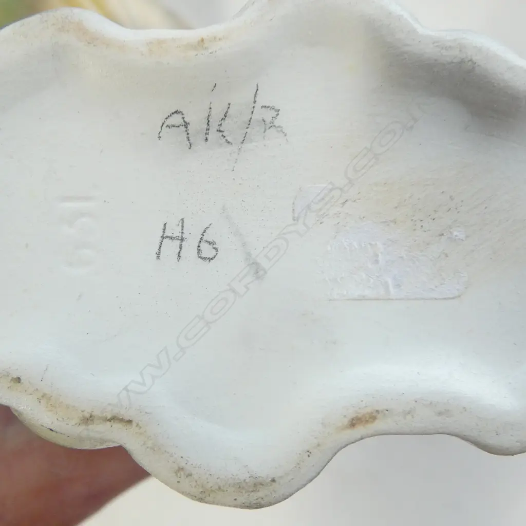 6 SHELL CERAMICS INCL. CROWN LYNN VASE #631 + TROUGH LOG VASE #542 W.250mm Image 1++