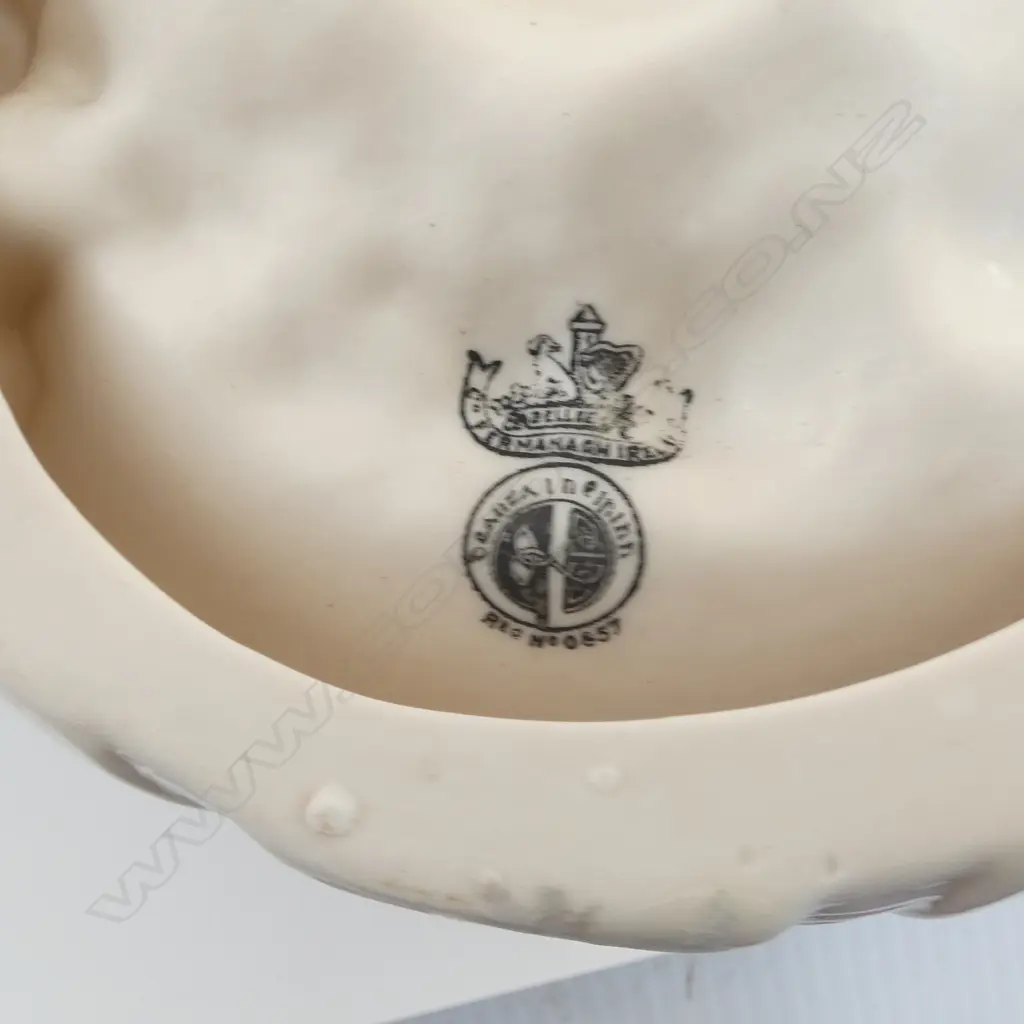 BELLECK CHINA BLACK MARK ANGEL WALL POCKET H190 L280MM Image 1++