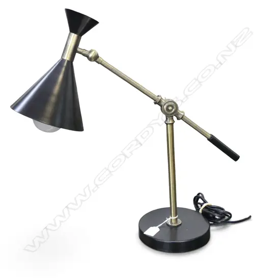 DESK LAMP