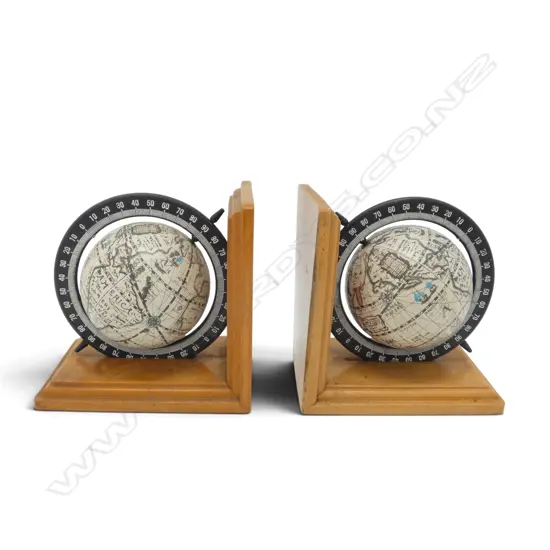 PR GLOBE BOOK ENDS H.140mm