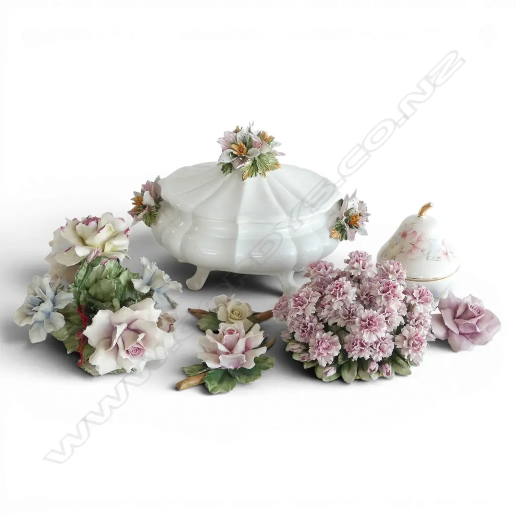 ASST. CAPODIMONE INCL. LG TUREEN W.350mm, CHIPS Image 1++