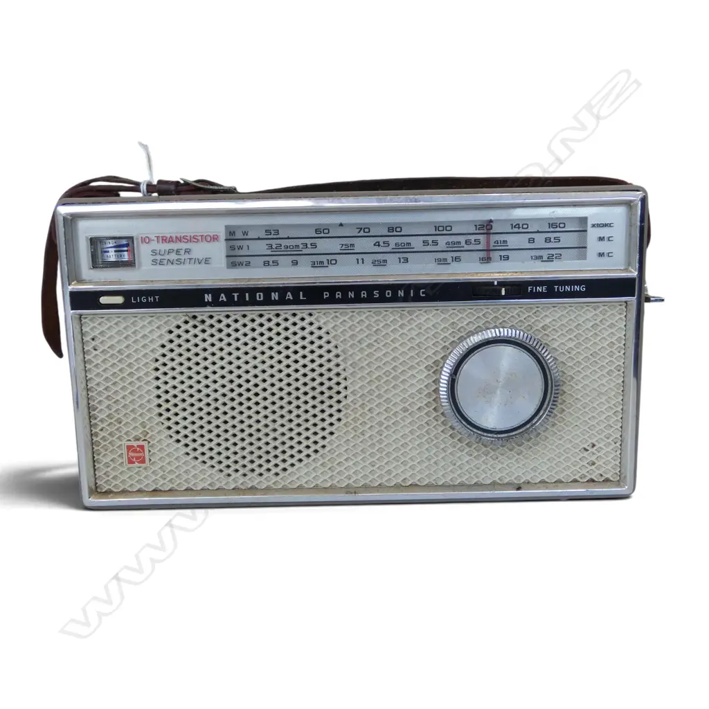 VINTAGE NATIONAL PANASONIC TRANSISTOR RADIO H140 L250MM Image 1++