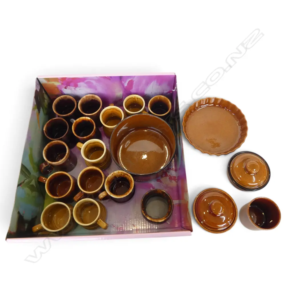ASST. CROWN LYNN MUGS ETC Image 1++