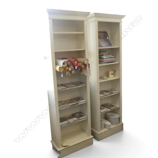 PR WHITE BOOKSHELVES 720x345x2180mm FAULTS