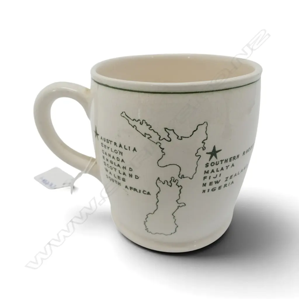 CROWN LYNN 1950 AUCKLAND N.Z. EMPIRE GAMES MUG H.105mm Image 1++
