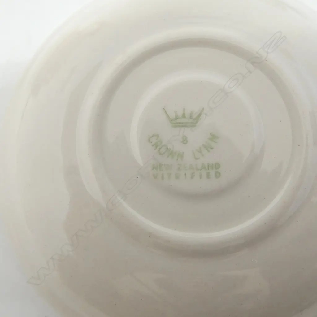 CROWN LYNN QEII 1953 CORONATION LOVING CUP H.130mm & 2 CROWN LYNN N.Z. C/S Image 1++