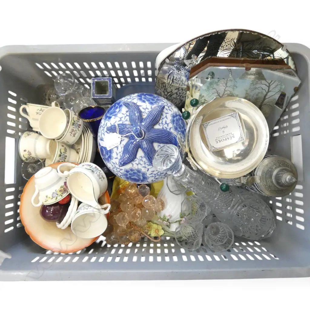 BOX OF ASST. CINA, GLASS etc Image 1++