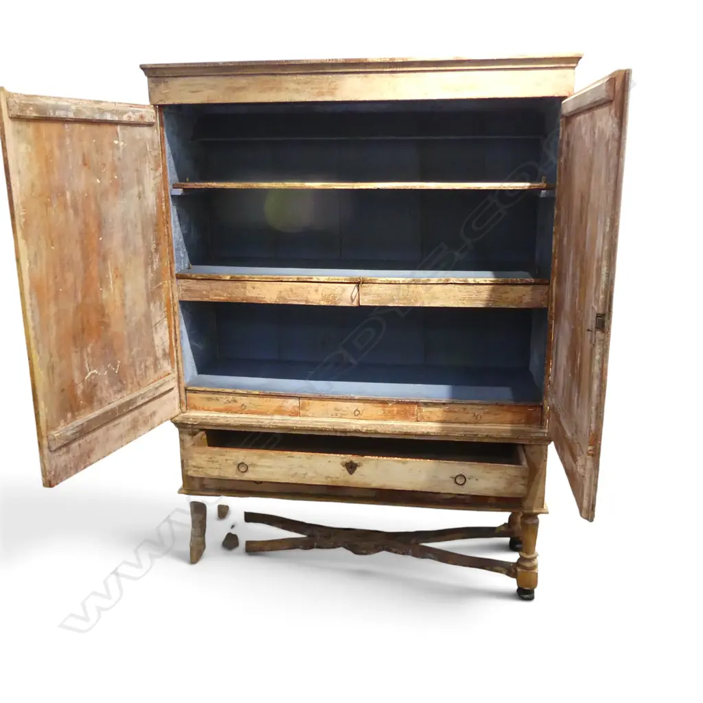 LG ANTIQUE STYLE CABINET 1500x520x2020mm Image 1++